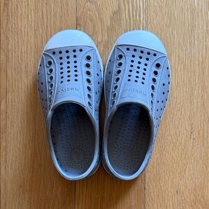 Native Kids Light Gray Water Shoes -C8